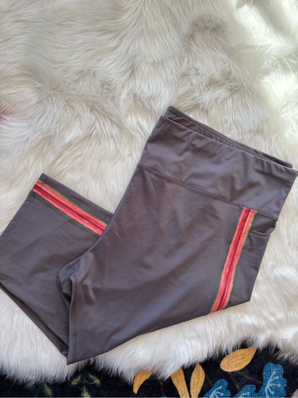 Women’s  5X Gray Active Leggings with Pink Trim cropped yoga